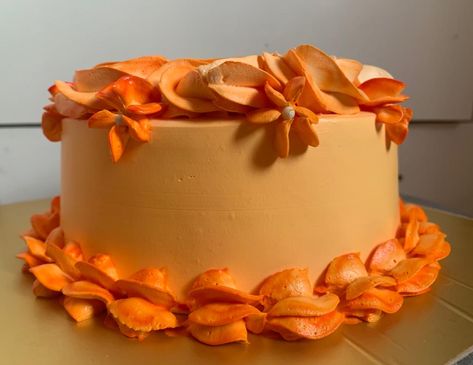 Orange Flavour Cake Check more at https://www.cakexpo.com/product/birthday-cakes/orange-flavour-cake-2/ Orange Color Cake, Yellow Cakes, Orange Birthday Cake, Orange Wedding Cake, Orange Birthday, Cake Models, Cake Cafe, Fall Cakes, 70th Birthday Parties