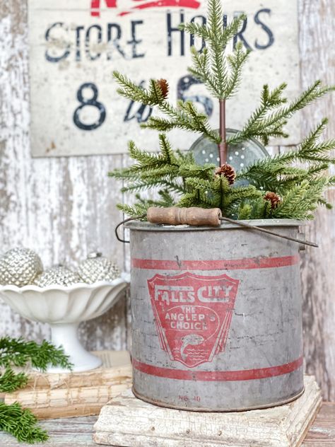 Galvanized Decor Farmhouse Style, Galvanized Bucket Decor, Metal Bucket Decor, Bucket Crafts, Bucket Decor, Stick Decor, Antique Bucket, Bait Bucket, Bucket Ideas