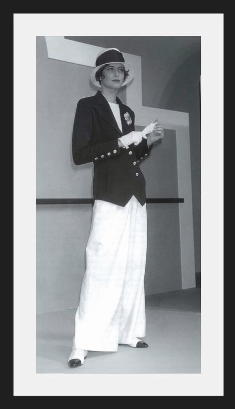 Chanel Pantsuit, Chanel Pants, Mom Clothes, Coco Chanel Fashion, Chanel Suit, Parisienne Chic, Elsa Peretti, Famous Designers, Trendy Clothes