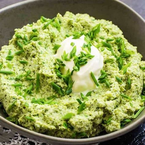 Mashed Broccoli, Broccoli Mash, Mash Recipe, Low Carb Vegetarian Recipes, Low Carb Sides, Low Carb Side Dishes, Keto Side Dishes, Low Carb Vegetarian, Broccoli Recipes