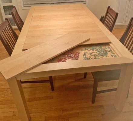 This Amazing Dining Table Has a Hidden Game/Puzzle Compartment Under The Surface Gaming Table Diy, Video Game Room Ideas, Board Game Room, Gamer Room Ideas, Secret Hiding Places, Puzzle Storage, Puzzle Table, Board Game Table, Custom Dining Tables