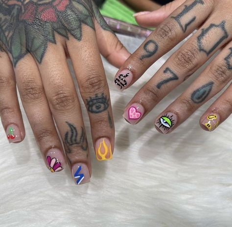 Funky Nail Art Square, Edgy Nail Designs Short, Designed Short Nails, Summer Nails For Men, Creative Manicure Ideas, Graphic Nails Acrylic, Simple Design Short Nails, Fun Short Nails Art Ideas, Cool Nail Inspo Square