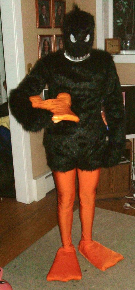 Daffy Duck removable bill costume Halloween 2013 Looney Tunes Halloween Costumes, Duck Costume Diy, Daffy Duck Pfp, Daffy Duck Costume, Looney Tunes Costume, Duck Costume, Duck Costumes, Duck Pins, Duck Bill