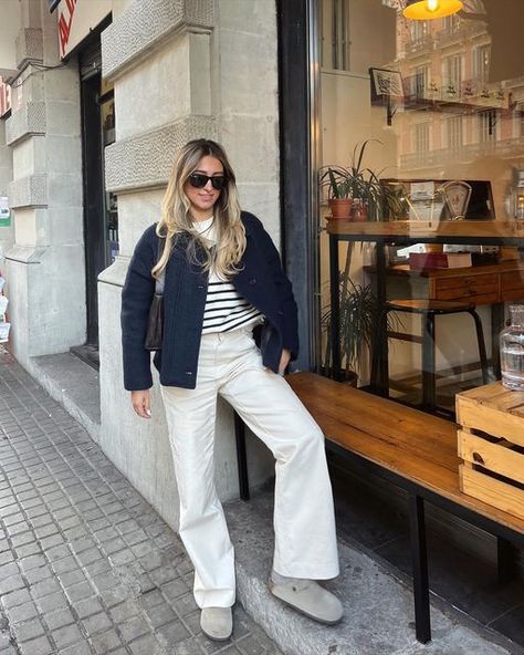 Miriam Melenchon on Instagram: "a wholesome saturday 🧚🥹💕" Utility Pants, Total Look, Winter Clothes, Instagram A, White Jeans, Winter Outfits, Socks, Outfit Inspo, Pants