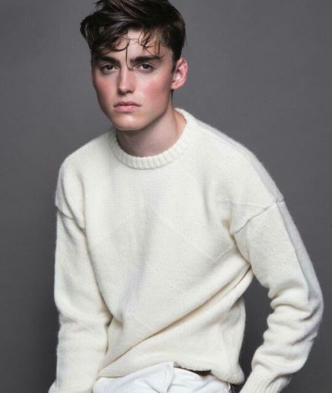 Spencer List, Non Binary Haircuts, Folk Lore, Fan Girling, Peyton List, Actor Model, Mens Fashion Summer, Mens Accessories Fashion, American Actors