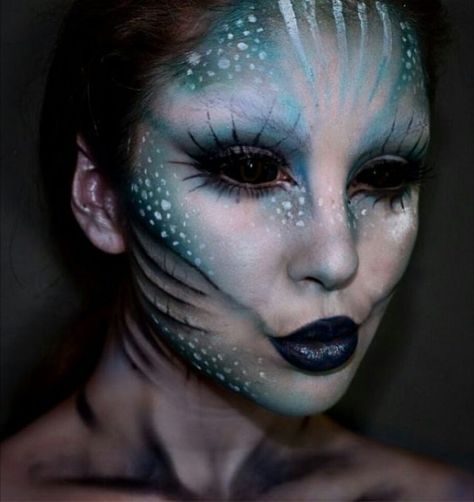 Monstruo marino Maquillage Halloween Zombie, Scary Mermaid, Evil Mermaids, Siren Costume, Drag Make-up, Mermaid Halloween, Mermaid Makeup, Special Effects Makeup, Halloween Costumes Makeup