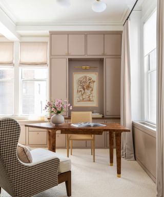 Dead Salmon, Marie Flanigan Interiors, Marie Flanigan, Luxe Interiors, New York Apartment, Workspace Design, Custom Sofa, Modern Home Office, Office Interior