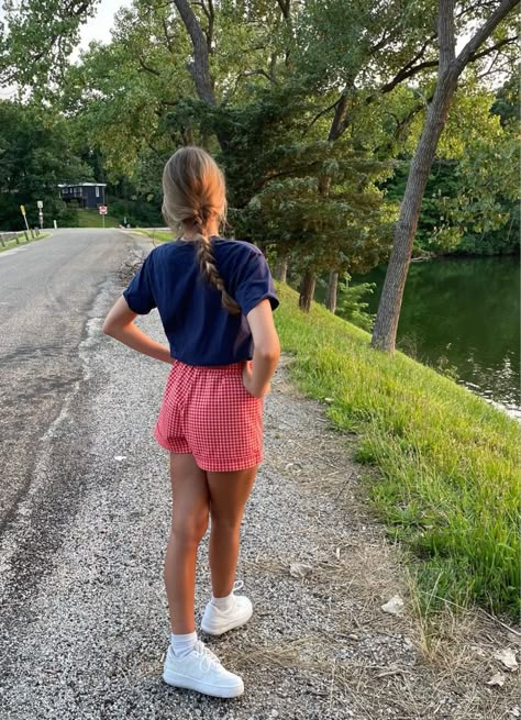 Shorts And A Tee Outfit, Cute Summer Outfits Florida, Bright Summer Outfits Casual, Hot Weather Camping Outfits, Summer Movie Theater Outfit, Small Town Summer Outfits, Aesthetic Camp Outfits, Cottage Outfit Summer Casual, Summer Fits 2024 Aesthetic