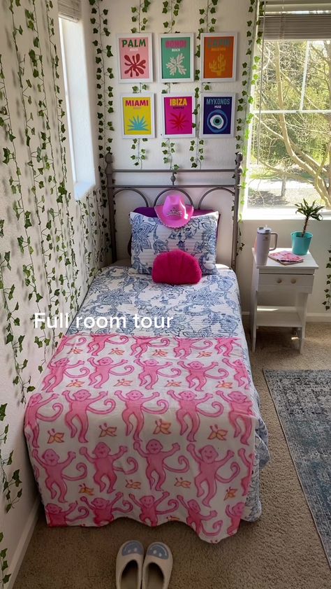 Roller Rabbit Bedroom, Preppy Bed, 2023 Preppy, Rabbit Bedroom, Preppy Bedroom Ideas, Rabbit Room, Room Decor Dorm, Dream Dorm, Preppy Bedroom