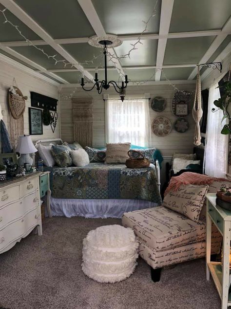 Small Shed Bedroom Ideas, Shed Bedroom Ideas Backyards, Shed To Bedroom, Witches Apartment, Shed Bedroom Ideas, Witch Apartment, Tiny She Shed, 10x14 Shed, Shed Bedroom