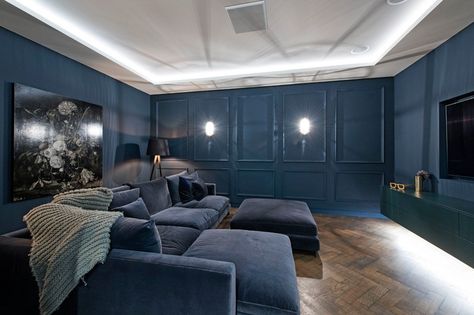 Home Theater Room Design, Theater Room Design, Media Room Design, Small Theatre, Home Cinema Room, At Home Movie Theater, Modul Sofa, H Design, Home Theater Rooms