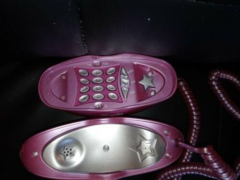 BRATZ ELECTRIC FUNK LUSCIOUS LIP PHONE (2003) Bratz Lip Phone, Coke Cherry, Red Bottoms Heels, Lip Phone, Nostalgic Movies, Victoria's Secret Aesthetic, Vintage Money, Red Bottom Heels, Aesthetic 2000s