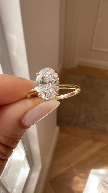 Engagement Rings Oval Gold, Gold Oval Wedding Ring, Gold Oval Engagement Ring, Big Wedding Rings, Pretty Engagement Rings, Dream Wedding Ring, Cute Engagement Rings, Future Engagement Rings, Bespoke Rings