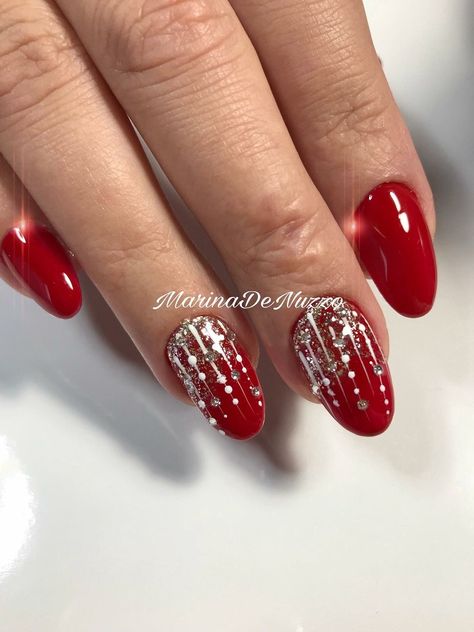 Holiday Nail Designs Winter, Christmas Nail Art Easy, Red Nail Art, Holiday Nail Designs, Christmas Nails Easy, Cute Christmas Nails, Holiday Nail, Her Nails, Christmas Nail Art Designs