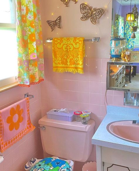 Yellow Bathroom Ideas, Apartment Pink, Pastel Bathroom, Yellow Bathroom, Pastel House, Danish Pastel, Apartment Aesthetic, Aesthetic Rooms, Pink Bathroom