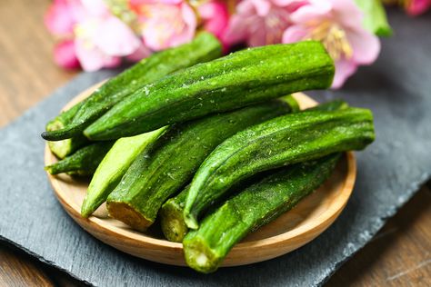 Dried Okra Recipe: How to Make and Use Dehydrated Okra Dried Okra Recipe, Dehydrated Okra, Okra Chips, Dried Okra, Cheesy Baked Pasta, Dehydrating Food Storage, Okra Recipe, Vegetable Chips, Okra Recipes