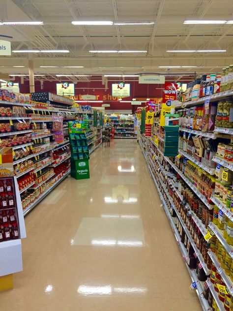 Hannaford Supermarket in Cairo, NY | The joy of a well-stocked supermarket that's completely free of shopping cart gridlock | BrooklynDoubleWide.com Supermarket Shopping, Nyc Grocery Store, New York Grocery Store, Paris Supermarket, Dubai Supermarket, Heb Grocery Store, Double Wide, Cairo, Vintage Signs