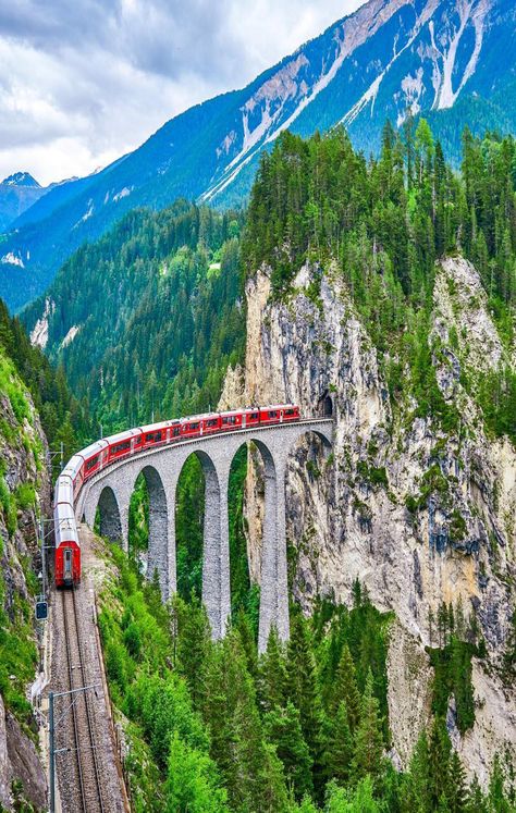 Glacier Express, World Most Beautiful Place, Train Route, Voyage Europe, A Bridge, Beautiful Places In The World, Alam Yang Indah, Train Rides, Beautiful Places To Travel