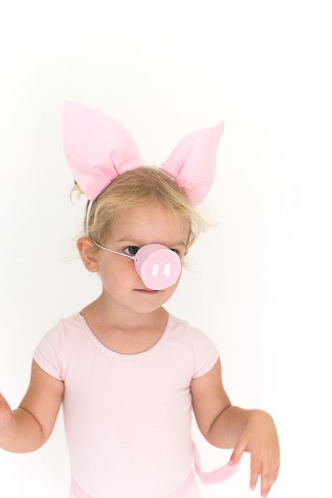 DIY Halloween Costume: Pig Ears, Nose, and Tail - Say Yes Pig Costume Diy, Pig Halloween Costume, Piglet Costume, Nostalgic Halloween, Pig Halloween, Animal Noses, Pig Costumes, Pig Ears, Pig Nose