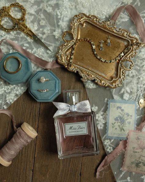 Taking a moment to appreciate the stunning bridal  details in this romantic flatlay perfection by @412xphotography! Sometimes it's the little things that make our hearts flutter.💖 Flatlay Wedding Details, Details Flatlay, Nostalgic Wedding, Ashley Nicole, Bridal Details, Victorian Wedding, Flat Lay Photography, Retro Wedding, Groom Portraits