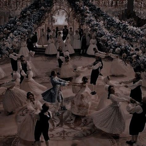 Ballroom Aesthetic, Royalcore Aesthetic, Era Victoria, Royalty Core, Royal Core, Fairytale Aesthetic, Ball Aesthetic, Medieval Aesthetic, Royal Ball