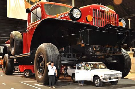 This Mind-Blowing 1950 Dodge Power Wagon is the Biggest Pickup Truck Ever Made Biggest Truck, Giant Truck, Mercedes 500, Funny Car Memes, Large Truck, Dodge Power Wagon, Power Wagon, Big Car, Big Rig Trucks