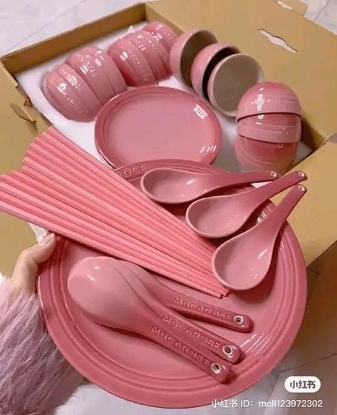 Desain Pantry, Dream Apartment Decor, Future Apartment Decor, Room Deco, Pink Home Decor, Apartment Decor Inspiration, Pink Kitchen, Cute Kitchen, Cute House