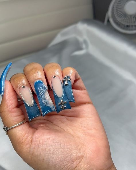 Jean Nails, Denim Nails, Graduation Photography Poses, Nails Yellow, Punk Nails, Colored Acrylic Nails, Glow Nails, Recycled Denim, Raw Denim