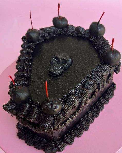 Goth Food, Vampire Cake, Coffin Cake, Gothic Cakes, Vampire Birthday, Mountain Birthday, Witchy Birthday, Goth Cakes, Goth Birthday