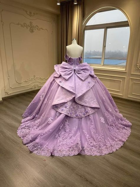 Charro Purple Quince Dress, Purple Quince Dress With Flowers, Quince Dress Lilac, Violet Quince Dress, Quinceñera Dresses Purple, Tangled Quinceanera Theme Dress, Xv Dresses Purple, Quinceanera Lavender Theme, Rapunzel Quince Dress