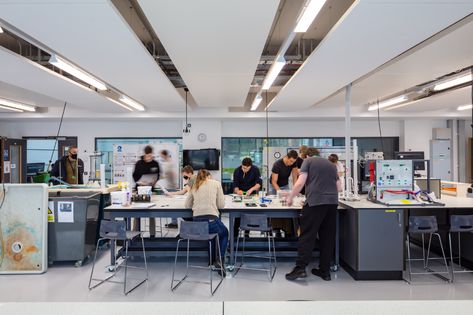 Gallery of University of the West of England Bristol School of Engineering / AHR - 7 Engineering School, Engineering Lab Design, Modern University Classroom Design, University Facilities, Faculty Of Engineering, Creative Workspace, Learning Spaces, School Architecture, Bristol