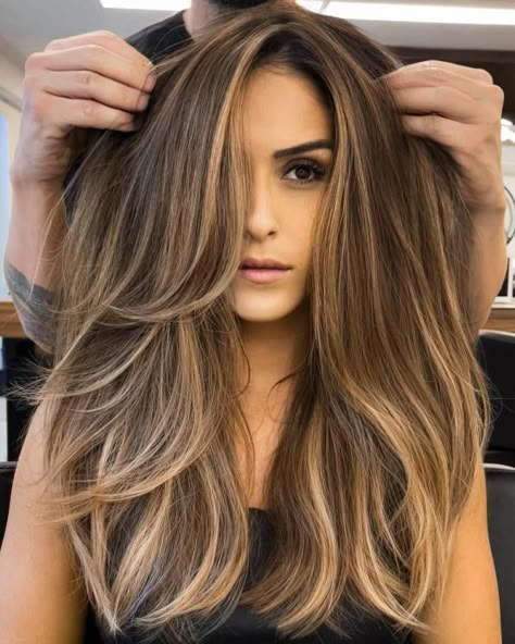 Face-Framing Step Layers for Long Thick Hair Feathered Shag, Long Hairstyles With Layers, Golden Blonde Balayage, Hairstyles With Layers, Summer Hair Care, Chubby Face, Bob Haircut Ideas, Golden Highlights, Hair Adviser