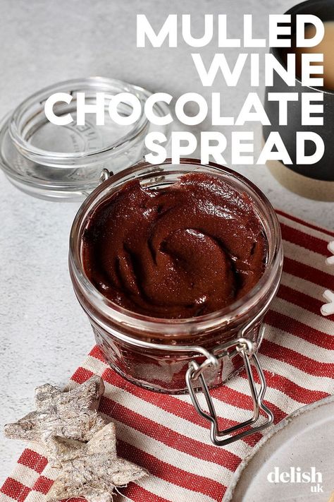 This recipe sprinkles our beloved chocolate spread with deep mulled wine flavours to give it gentle warming undertones and kisses of orange and red wine. A jar of the good stuff makes the perfect Christmas gift or a well deserved treat just for you. Wine Treats, Red Wine Dessert, Mulled Wine Christmas, Flavored Cream Cheeses, Christmas Spread, Wine Chocolate, Cake Filling Recipes, Wine Flavors, Cake Filling