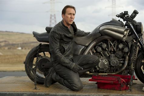 Nicolas Cage and Yamaha VMAX Nicolas Cage Ghost Rider, Ghost Rider Bike, Ghost Rider Motorcycle, Ghost Rider Johnny Blaze, Yamaha V Max, Ghost Rider 2, Spirit Of Vengeance, Johnny Blaze, Yamaha Vmax