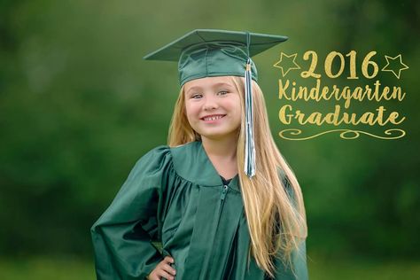 Kindergarten Graduation Photos. Susan Hardy Photography Kindergarten Cap And Gown Picture Ideas, Daycare Graduation Pictures, Pre K Graduation Photoshoot, Preschool Graduation Photos, Kinder Graduation Pictures, Kindergarten Graduation Photos, Kindergarten Cap And Gown Pictures, 5th Grade Graduation Pictures, Kindergarten Graduation Ideas Pictures