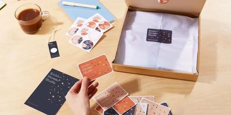 How to nail your packaging inserts | Packaging insert ideas - MOO Blog Packaging Inserts, Luxe Business Cards, Clever Packaging, Referral Cards, Unboxing Experience, Brand Color Palette, Custom Packaging, Marketing Materials, Sticker Shop