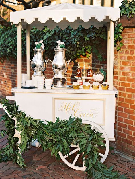 Chocolate Bar Wedding, Christmas Engagement Party, Winter Engagement Party, Foodtrucks Ideas, Fall Engagement Parties, Coffee Bar Wedding, Sweet Carts, Martha Weddings, Ice Cream Cart