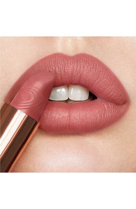 Wedding Belles Charlotte Tilbury, Mauve Lipstick Makeup, Lisa Eldridge Lipstick, Charlotte Tilbury Looks, Nude Lipstick Shades, Natural Pink Lips, Neutral Lip Color, Nude Pink Lipstick, Eyeshadow Styles