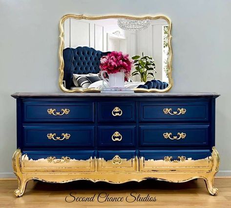 Furniture Makeover Inspiration, Chalk Paint Furniture Diy, Bright Furniture, Classy Furniture, Whimsical Painted Furniture, Revamp Furniture, Blue Furniture, Diy Furniture Renovation, Painting Furniture Diy