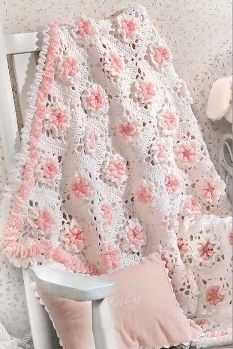 Floral Crochet Baby Blanket - Crochet Pattern | Beautiful Skills - Crochet Knitting Quilting | Bloglovin’ Crochet Pram Blanket, Crochet Baby Wrap, Ruffled Baby Blanket, Crochet Blanket Tutorial, Floral Baby Blanket, Crochet Blanket Pattern Easy, Crochet Blanket Designs, Baby Afghan Crochet, Haken Baby