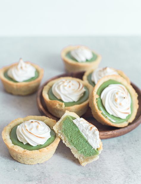 Tea Cachai - A blog dedicated to all things tea. Find amazing tea recipes, tea reviews, tea education and more! Mini Lemon Meringue Pies, Matcha Dessert, Easy Sweets, Yoghurt Cake, Tea Time Food, Matcha Recipe, Tart Dessert, Crowd Pleasing Recipes, Lemon Meringue Pie