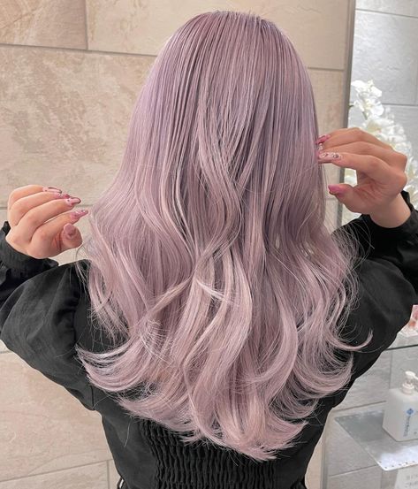 Purple Hair Ombre, Ash Purple Hair, Colour Hair, Hair Color Chart, Dark Hair With Highlights, Hair Ombre, Lavender Hair, Ombre Hair Color, Hair Inspiration Color