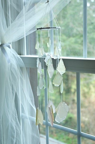 Window Finishes, Glass Windchimes, Seashell Decor, Driftwood Mobile, Glass Wind Chimes, Deco Nature, Sea Glass Crafts, Beach Crafts, Sea Glass Art