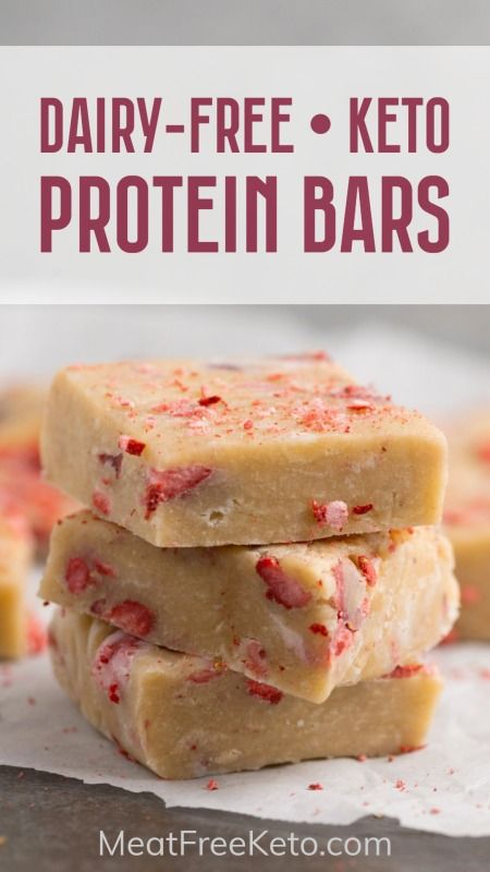 Vegan Keto Strawberry Cheesecake Protein Bars – Meat Free Keto | Vegan Keto Recipes Keto Strawberry Cheesecake, Collagen Protein Bars, Keto Protein Bars, Keto Protein, Vegan Keto Recipes, Strawberry Protein, Vegan Ideas, Keto Vegan, Vegan Cream Cheese