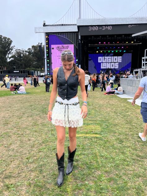 outsidelands | coachella outfit inspo | coachella 2023 | festival outfit inspo | summer outfit inspo | summer pic inspo | pic inspo Festival Outfit Inspo, 2023 Festival, Coachella 2023, Outfit Inspo Summer, Coachella Outfit, Festival Outfit, Summer Outfit, Festival, Outfit Inspo