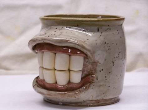 Mug designs with faces - Spicytec Pottery Face, Ceramics Cups, Crafty Witch, Teeth Art, Face Jugs, Big Teeth, Slab Pottery, Face Mug, Clay Mugs