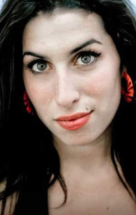 Amy Wine, Amy Winehouse Style, Amy W, Amazing Amy, Prinz Charles, Elisabeth Ii, Rhythm And Blues, Amy Winehouse, Laura Lee