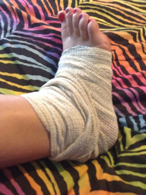 What happens when you hurt your ankle at cheer Afghan Food Recipes, Sprained Ankle, Army Pics, Pretty Girl Swag, Cute Couple Songs, Tumblr Photography, Draw On Photos, Girl Swag, It Hurts