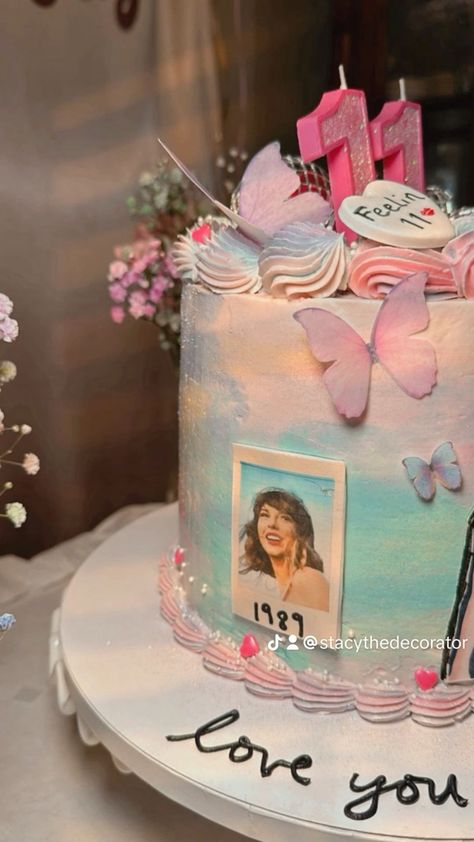 Taylor swift party ideas Taylor Swift Cake Albums, Taylor Swift 1989 Cake Ideas, Taylor Swift Eras Cake Ideas, 1989 Cake Taylor Swift, Taylor Swift Cakes Ideas, Lover Cake Taylor Swift, Taylor Swift Eras Cake, Taylor Swift Birthday Party Ideas Cake, Taylor Swift Lover Cake