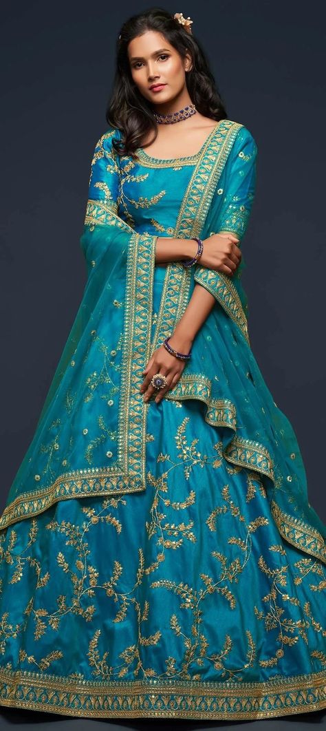 Engagement Lehenga, Crown Aesthetic, Latest Bridal Lehenga, Wedding Lehenga Designs, Saree Draping, Festive Wedding, Traditional Indian Dress, Blue Lehenga, Fancy Dresses Long